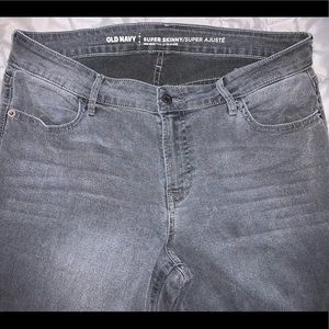 Old Navy Grey Mid-Rise Skinny Jeans